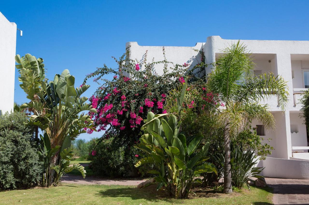 Hotel Flamingo Santa Margherita di Pula Exterior foto